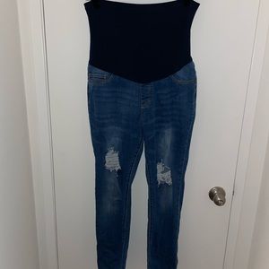 Distressed maternity jeans